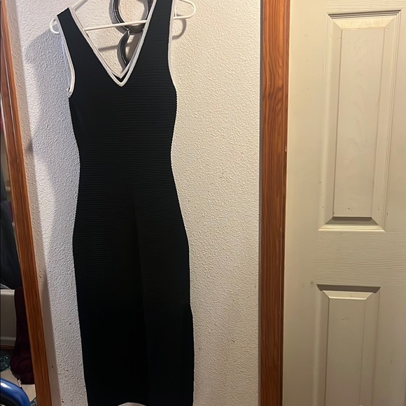 Black Sheath Midi Dress with V-Neck for Cocktail - Picture 1 of 4
